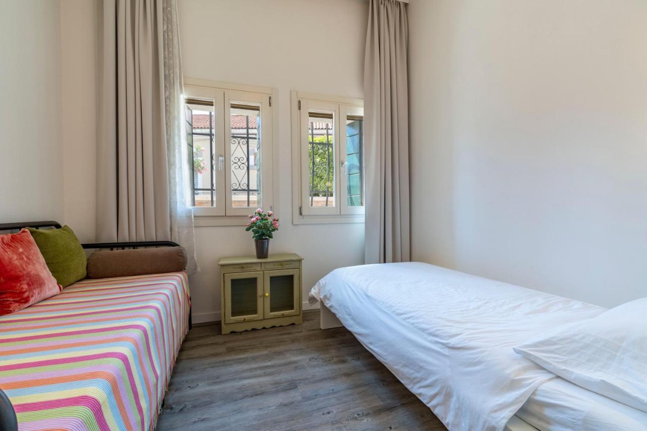 Snug Apartment With Private Courtyard M0270422677 Venedig Eksteriør billede